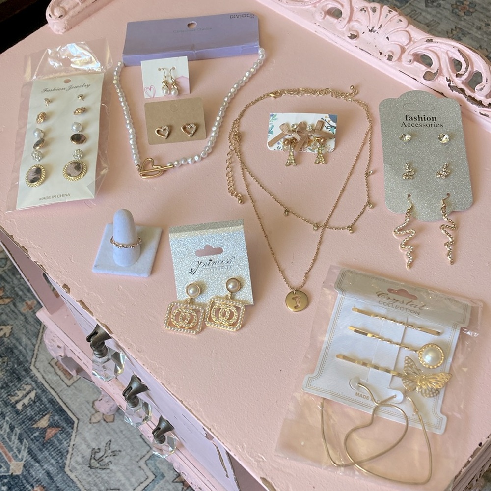 Princess Bundle Fashion Jewelry Gold, Pearls & Diamonds 💎 You get them all NWT - Picture 3 of 10